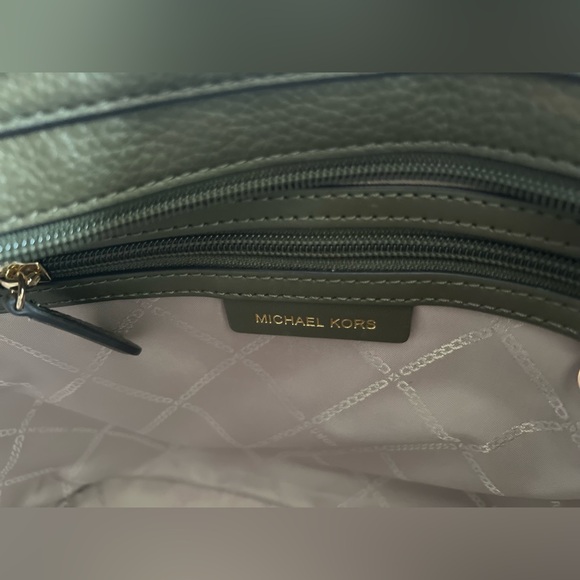 Michael Kors Bedford Medium Faux Leather Tote Bag Top Zip in Olive Green - Picture 16 of 16